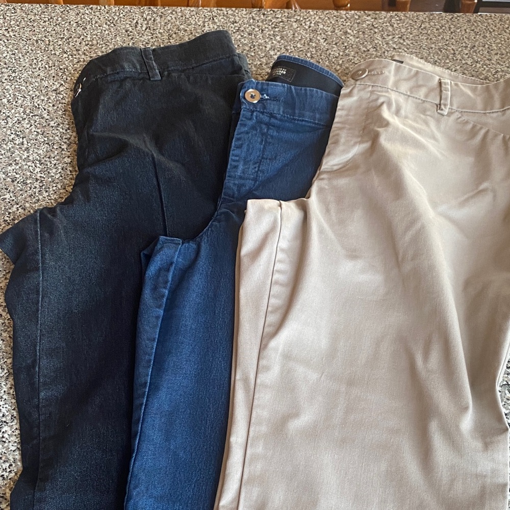 3 prs Lee pants
